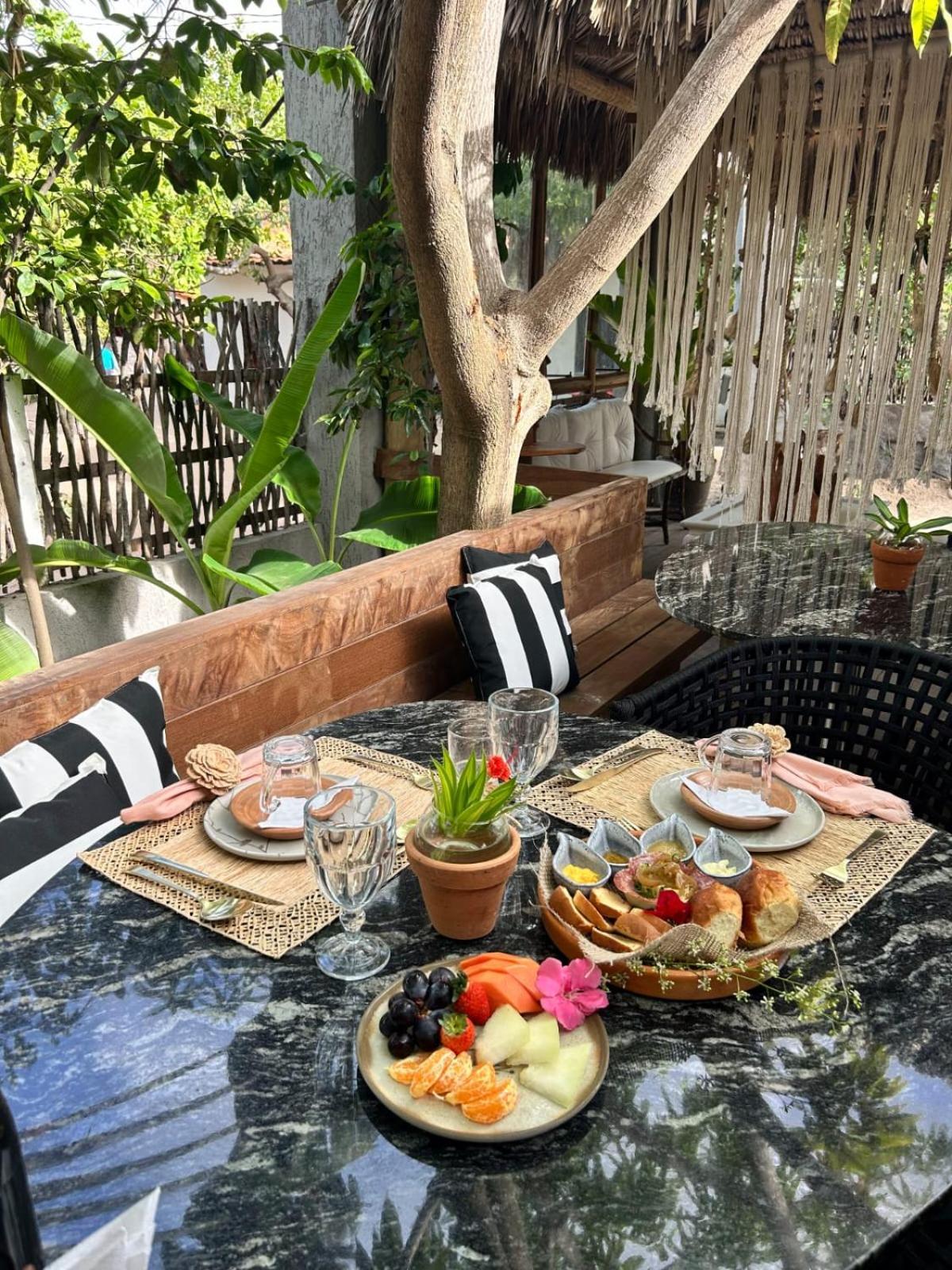 Villa Pantai Boutique Hotel Atins Bagian luar foto