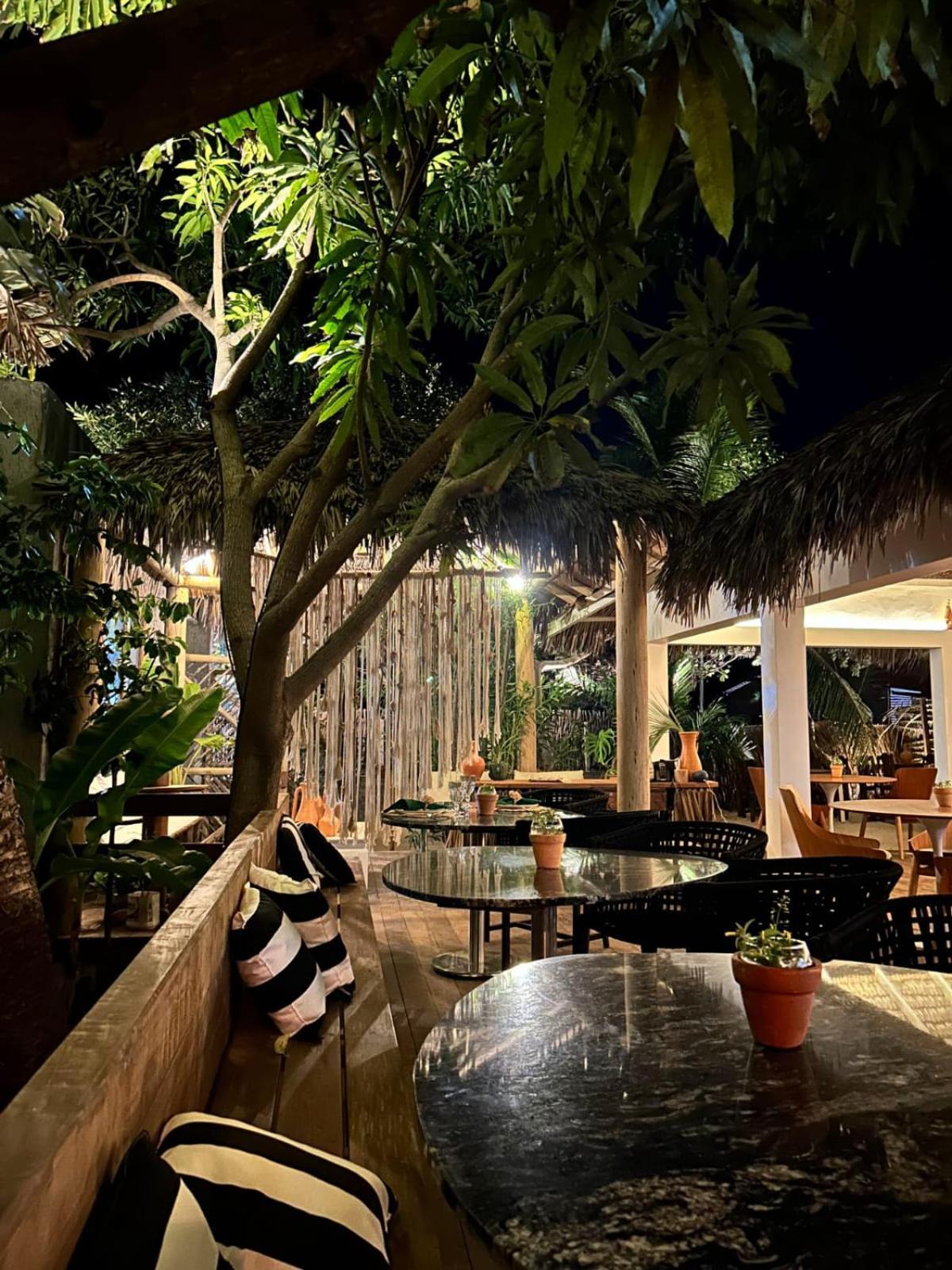 Villa Pantai Boutique Hotel Atins Bagian luar foto